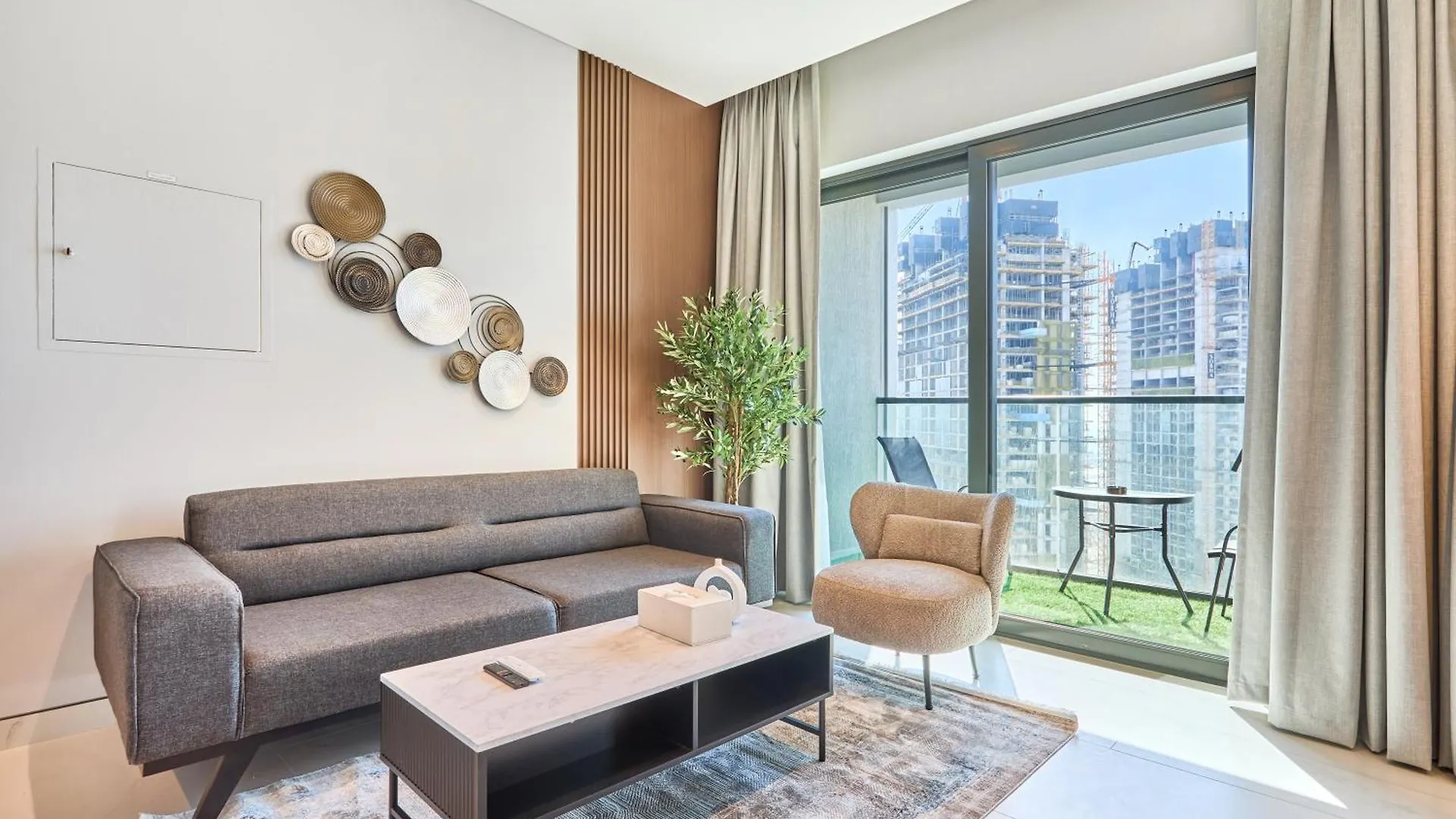 Stay By Latinem Luxury 1Br Holiday Home Cvg 2409 Near Burj Khalifa Dubai Apartment